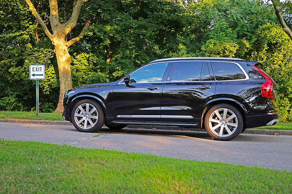 Main Image SUV Showdown: 5-Seater vs 7-Seater for Family Adventures