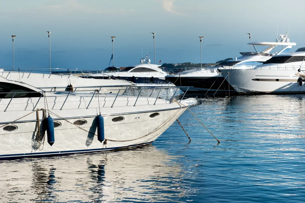 Main Image Small Yacht vs Luxury Yacht in Dubai: What Do You Really Get