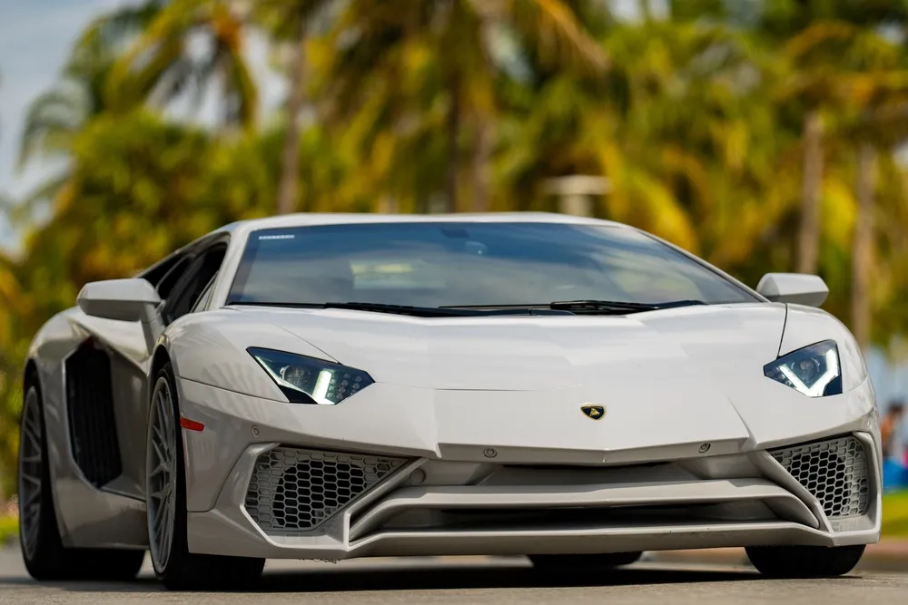 How much is renting a lambo in Dubai