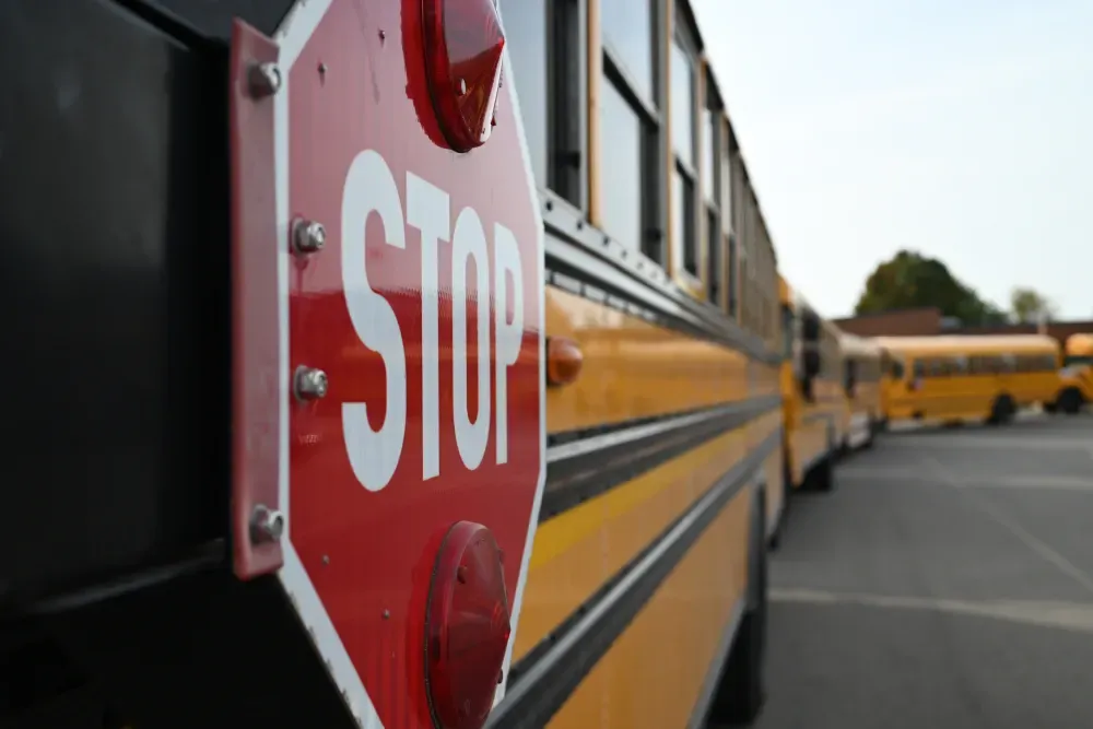 How to drive safely around school zones in dubai