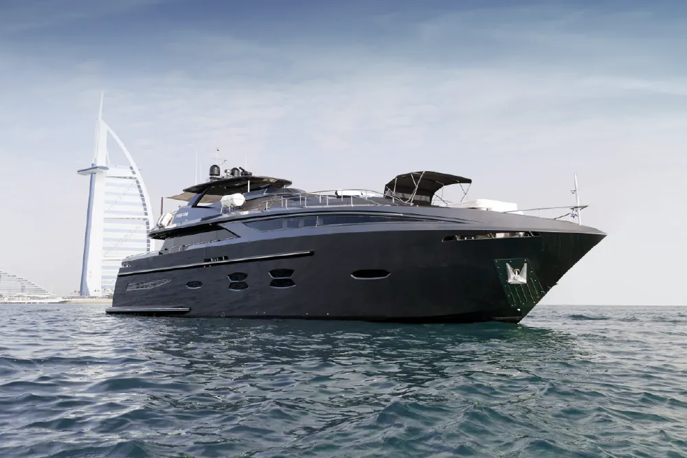 Luxury yacht charter dubai