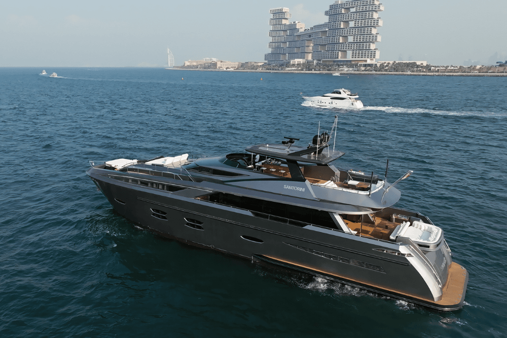 Luxury yacht rental in Dubai