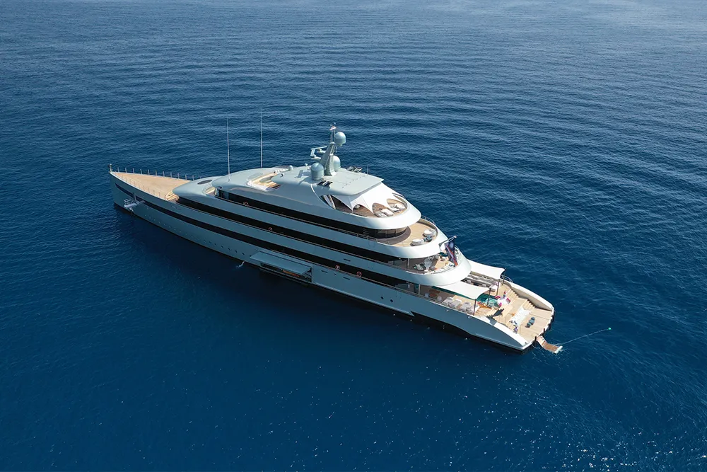 Main Image Savannah Superyacht - 5 Stunning Features to Discover