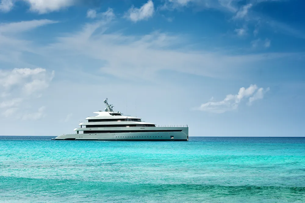 Savannah yacht luxury features