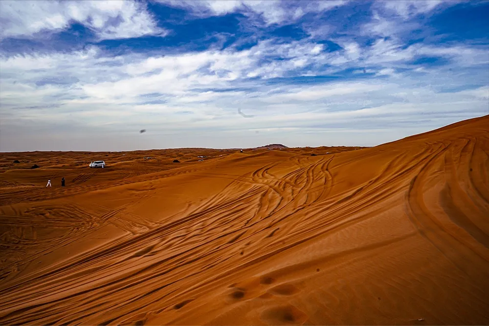 الاستمتاع بالأنشطة الليلية في الصحراء