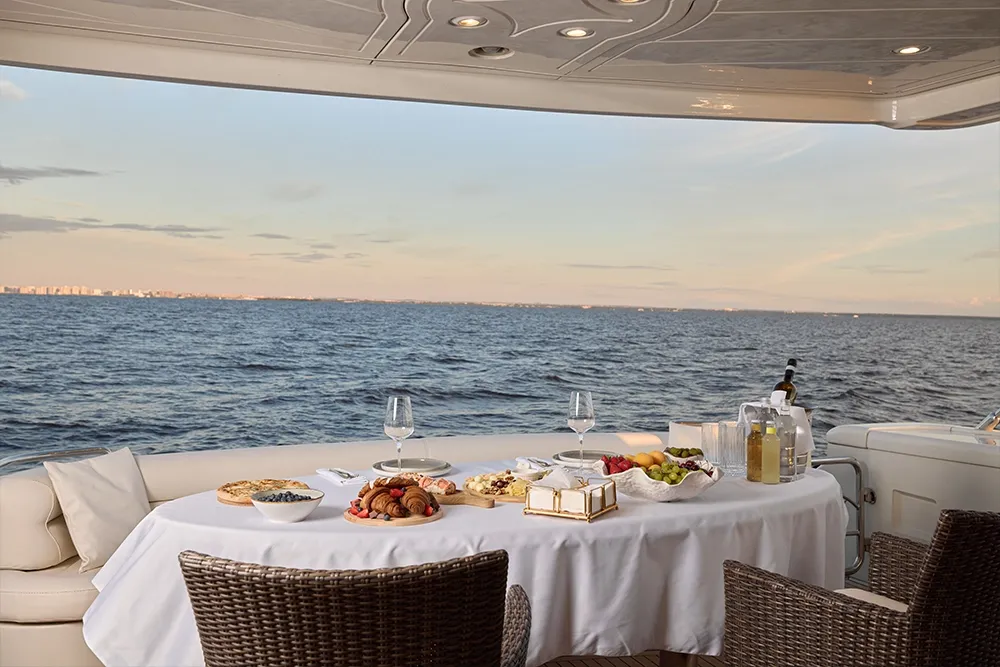 benefits of yacht charter over hotel Dubai