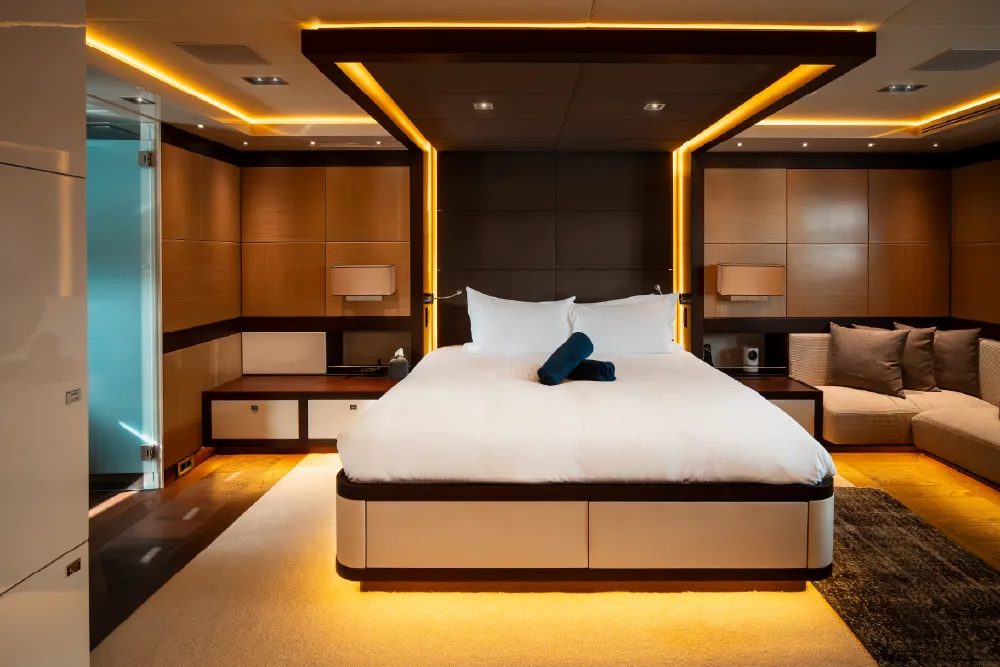 dubai marina yacht tour