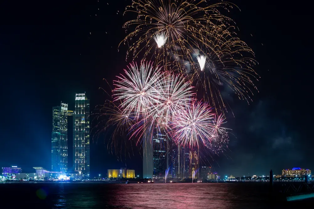 firework cruises dubai