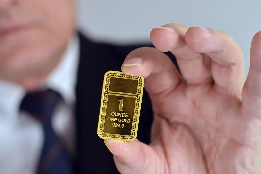 Main Image Snap, Swipe, Shine - How to Buy Pure Gold from Dubai’s ATMs