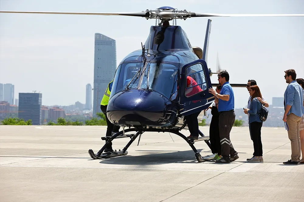 Main Image Dubai Heli Tours - Solo Adventures or Squad Experiences?