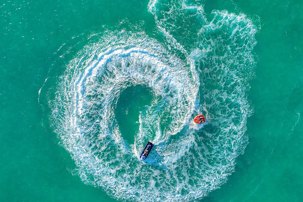 jetskiing dubai