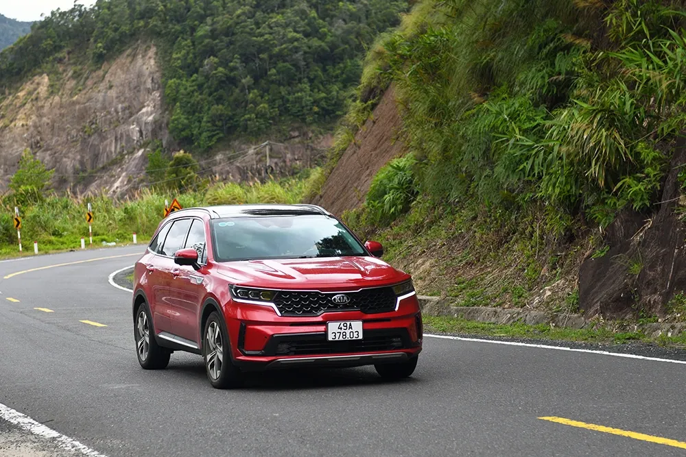 Main Image Kia Pegas Review - Is It a Reliable Road Trip Companion?