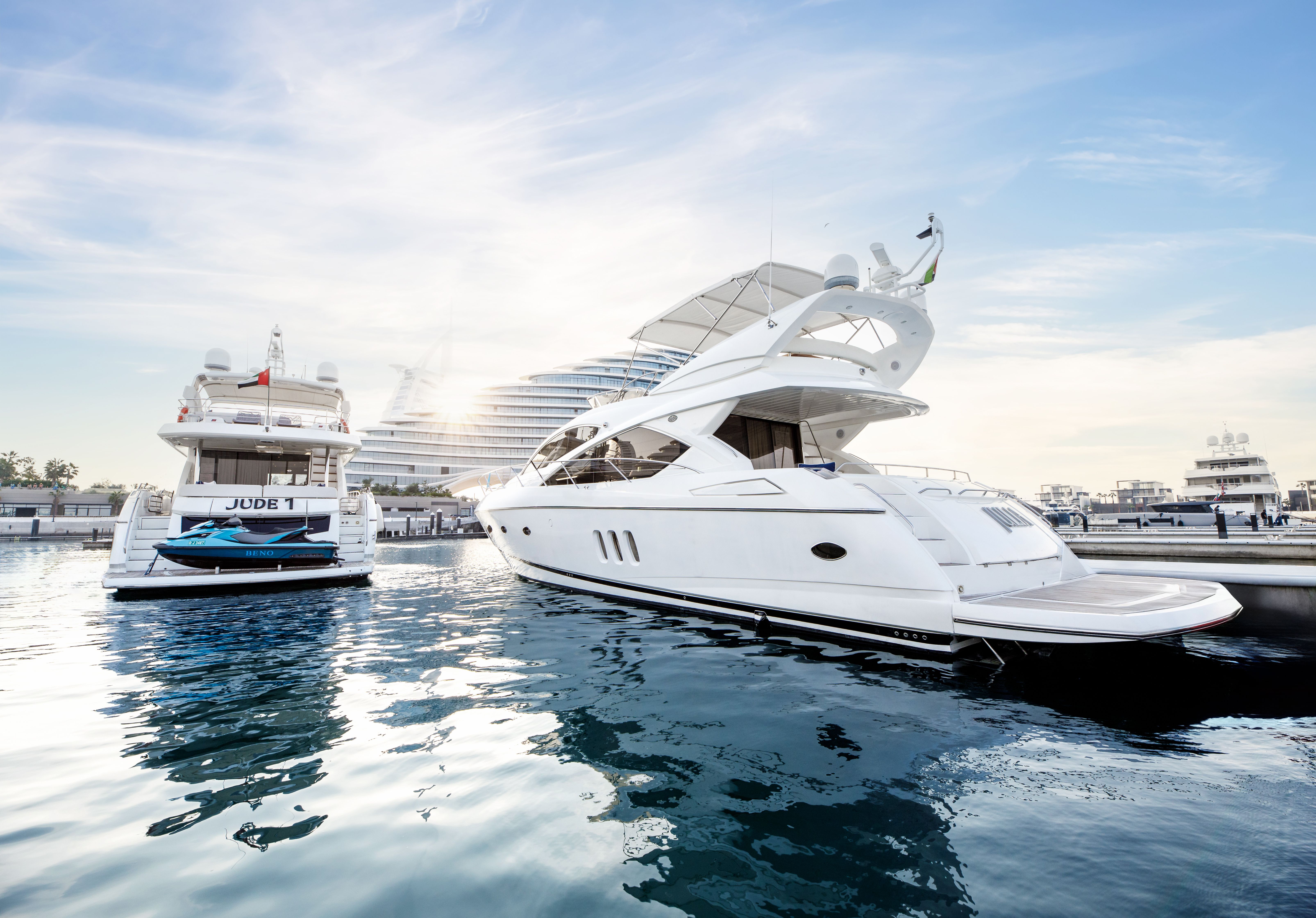 luxury sunset cruise dubai
