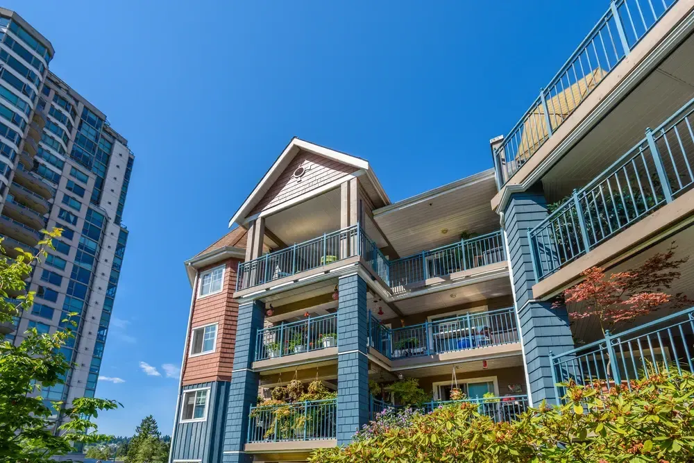 pros and cons of residential apartments