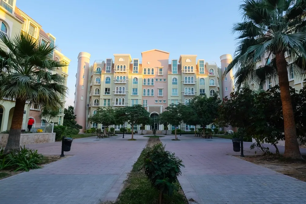 rent a car discovery gardens