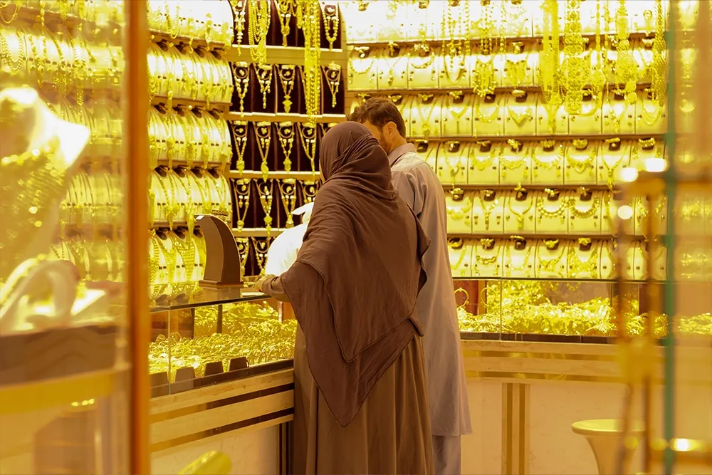 تجربة التسوق في سوق الذهب ديرة دبي