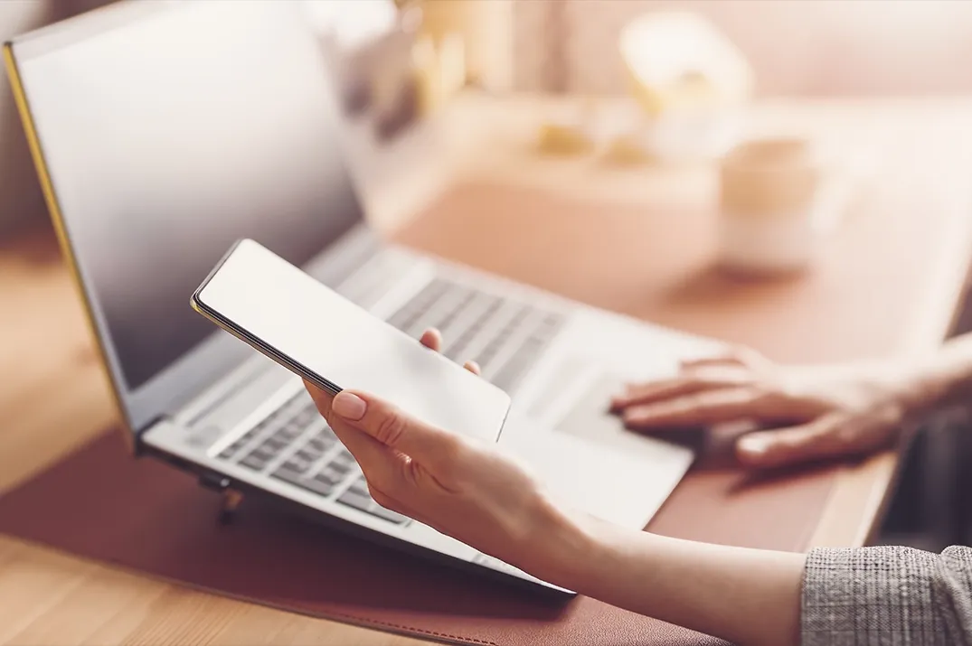 تكلفة تصاريح العمل في الإمارات