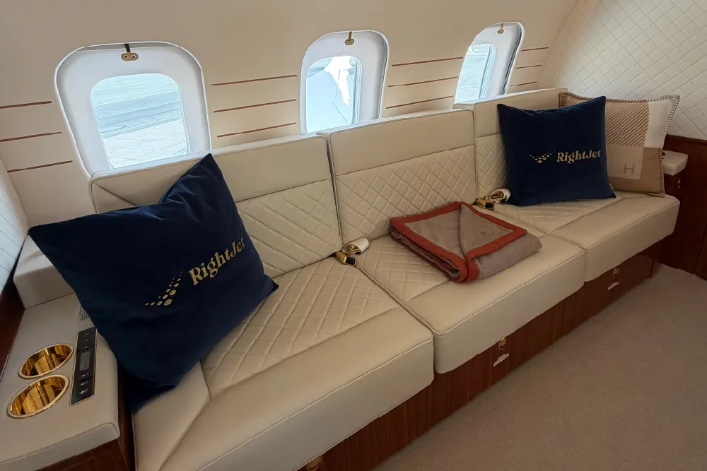 what determines private jet charter price