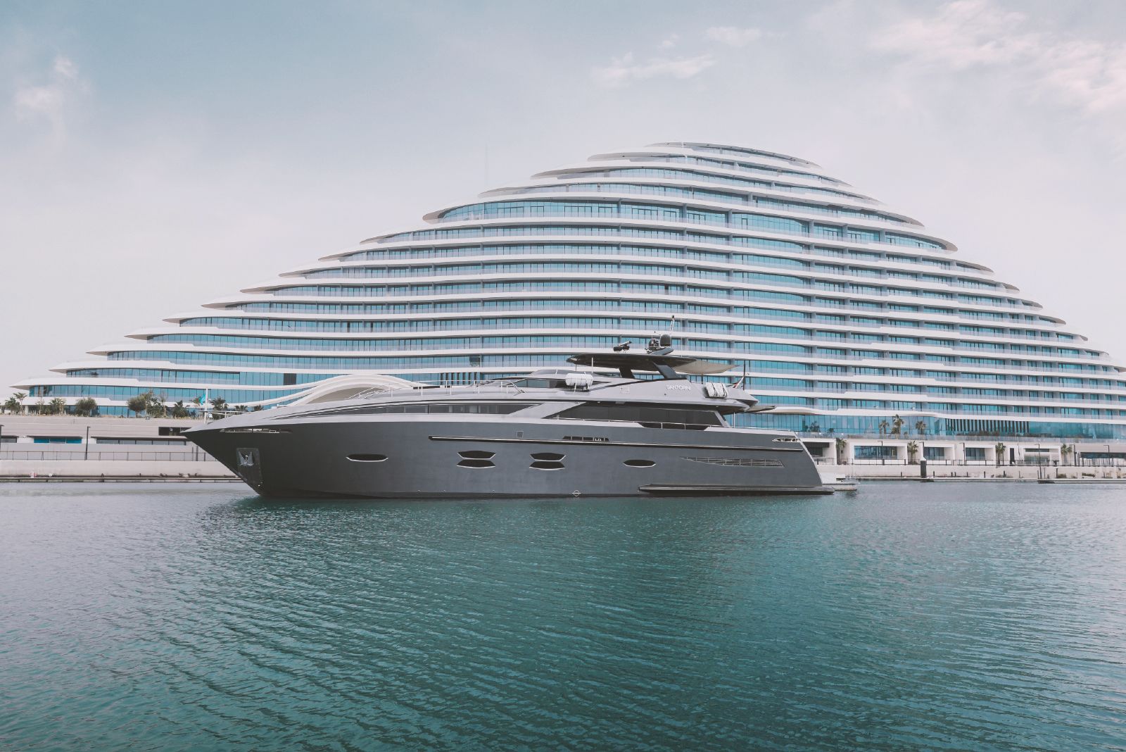 yacht charter dubai marina