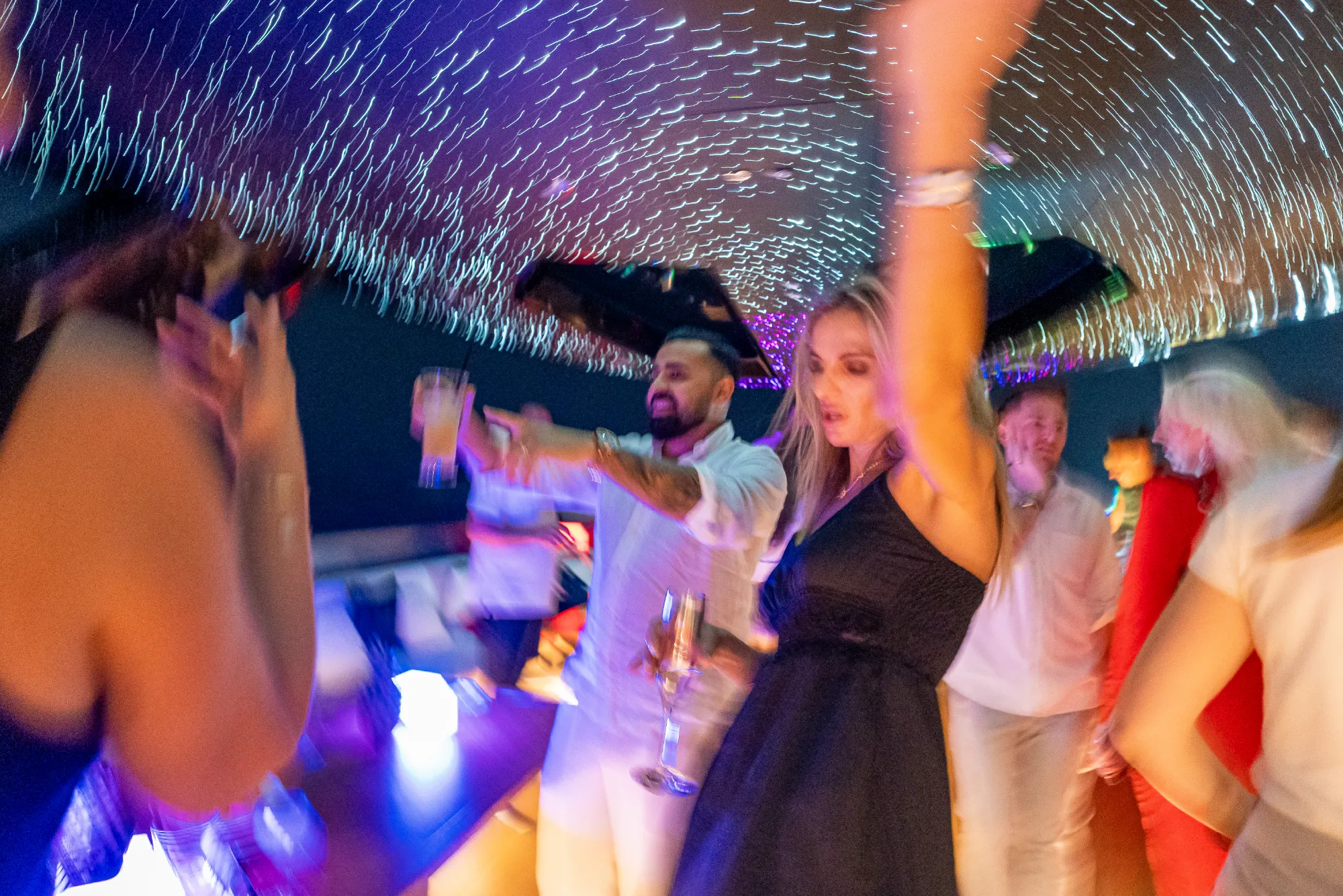 yacht party dubai